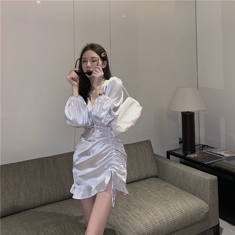 Váy lụa bóng dài tay túm