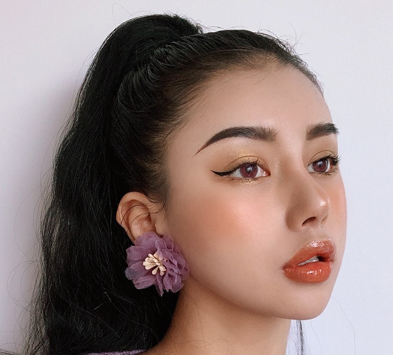 Khuyên tai bông hoa tím