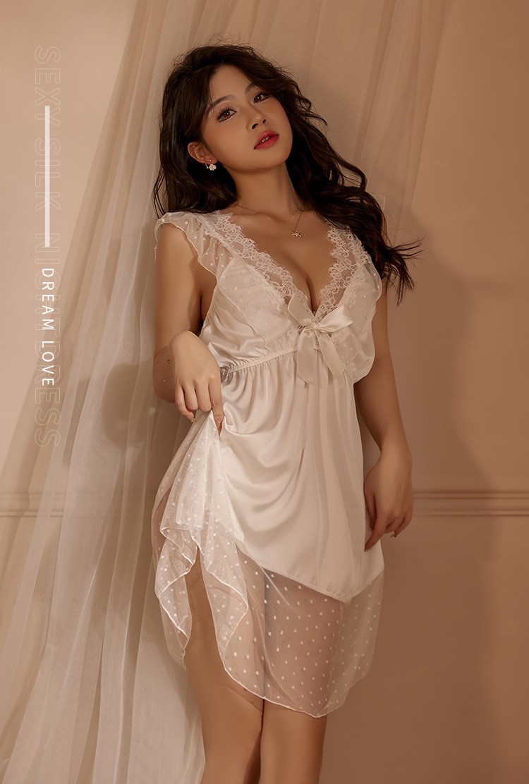Váy ngủ lụa cánh tiên voan chấm bi dáng dài