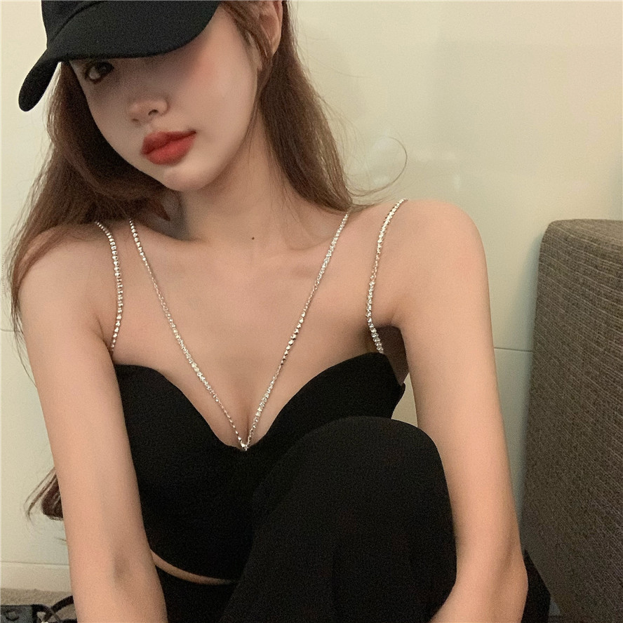 Áo Croptop cúp ngực dây xích