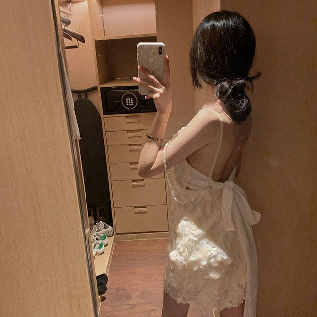 Váy body 2 dây ngọc trai xếp li tròn