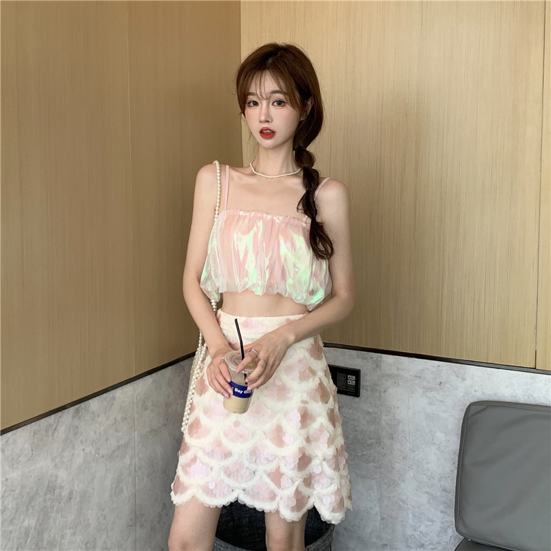 Set kim sa áo Croptop và chân váy xếp li