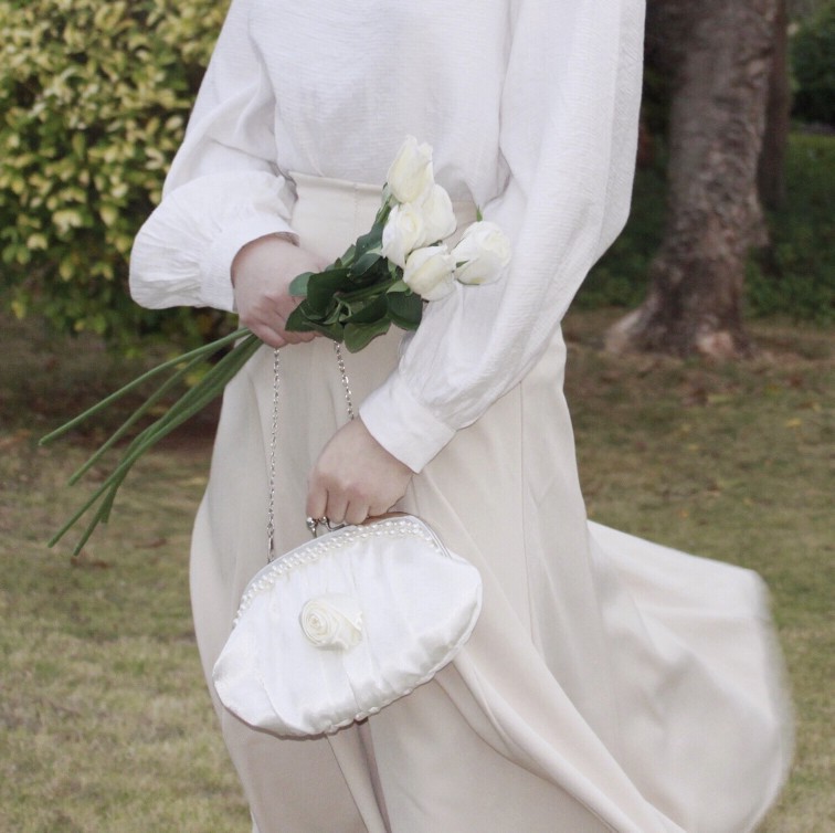 Túi xách nữ đính hoa ngọc trai dáng chữ nhật