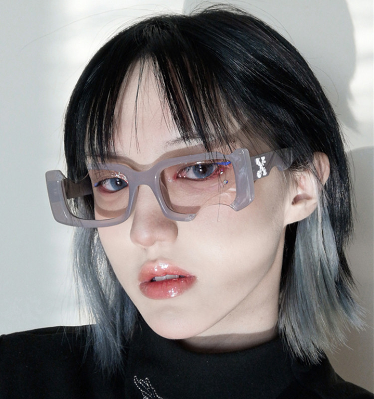 Kính Offwhite dấu X