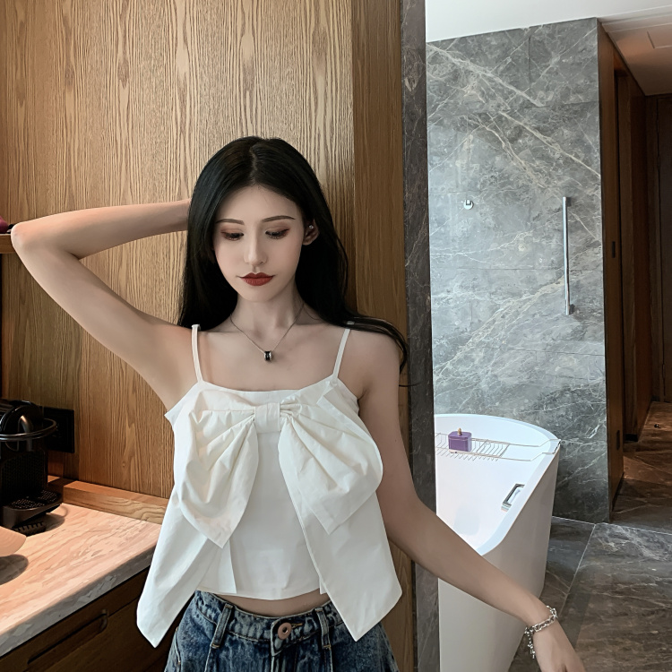 Áo Croptop thắt nơ không đính hoa