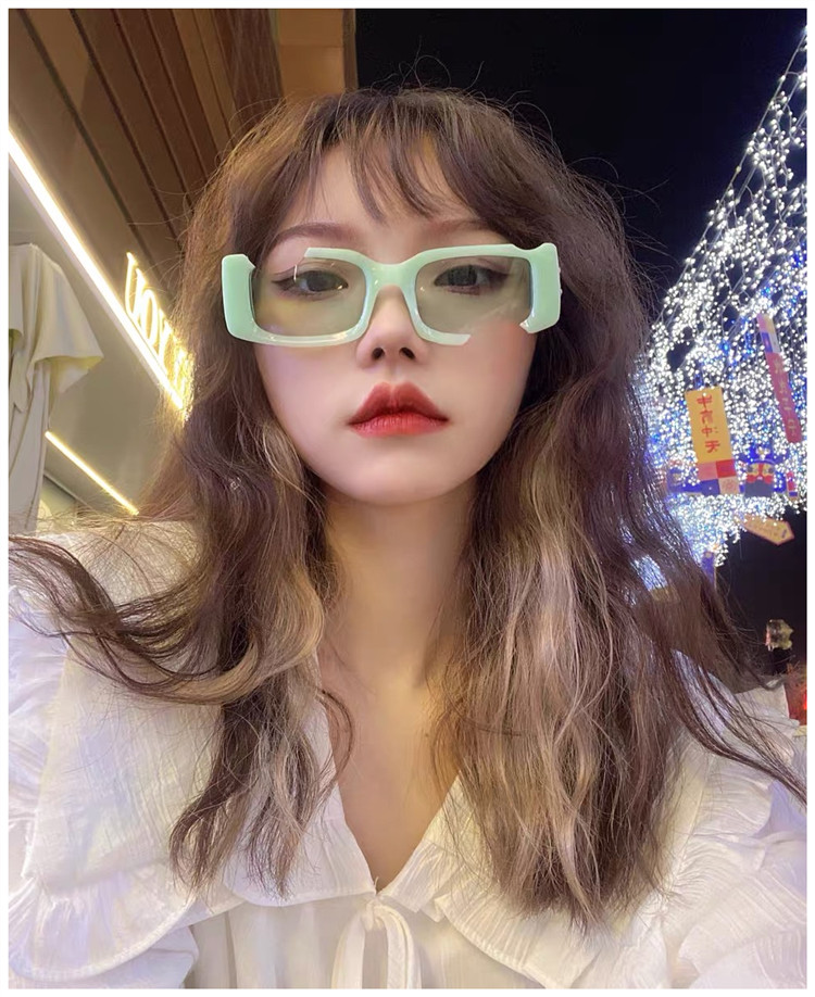 Kính Offwhite dấu X