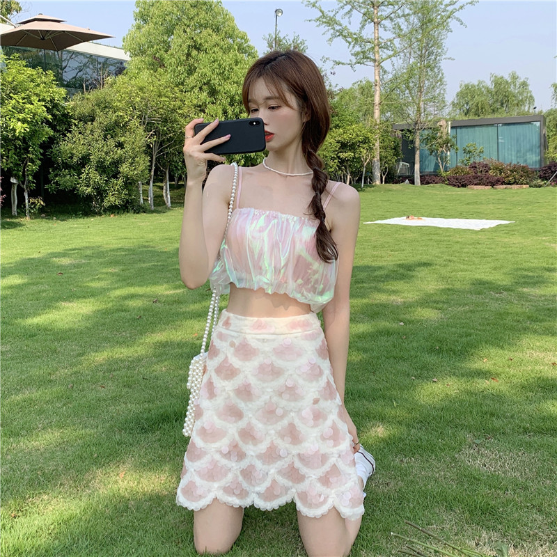 Set kim sa áo Croptop và chân váy xếp li