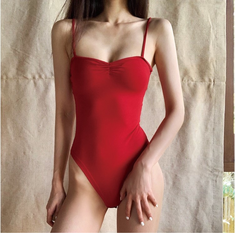 Bodysuit 2 dây trơn dễ phối đồ