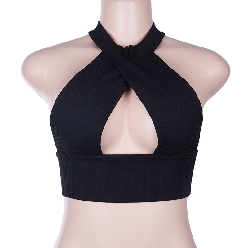 Áo croptop khoét ngực gợi cảm