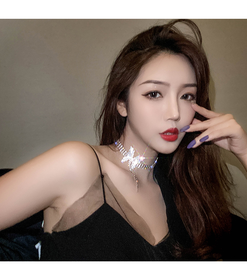 Vòng cổ choker con bướm bạc