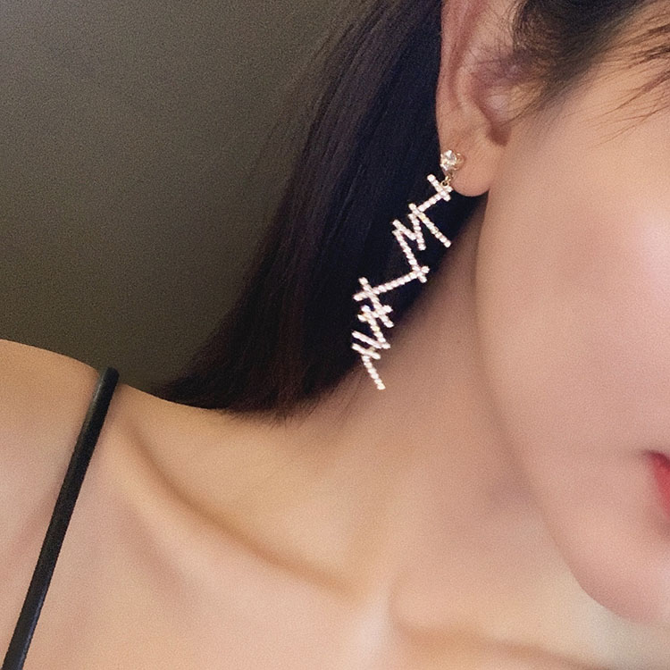 Khuyên tai nữ bạc dài sang chảnh