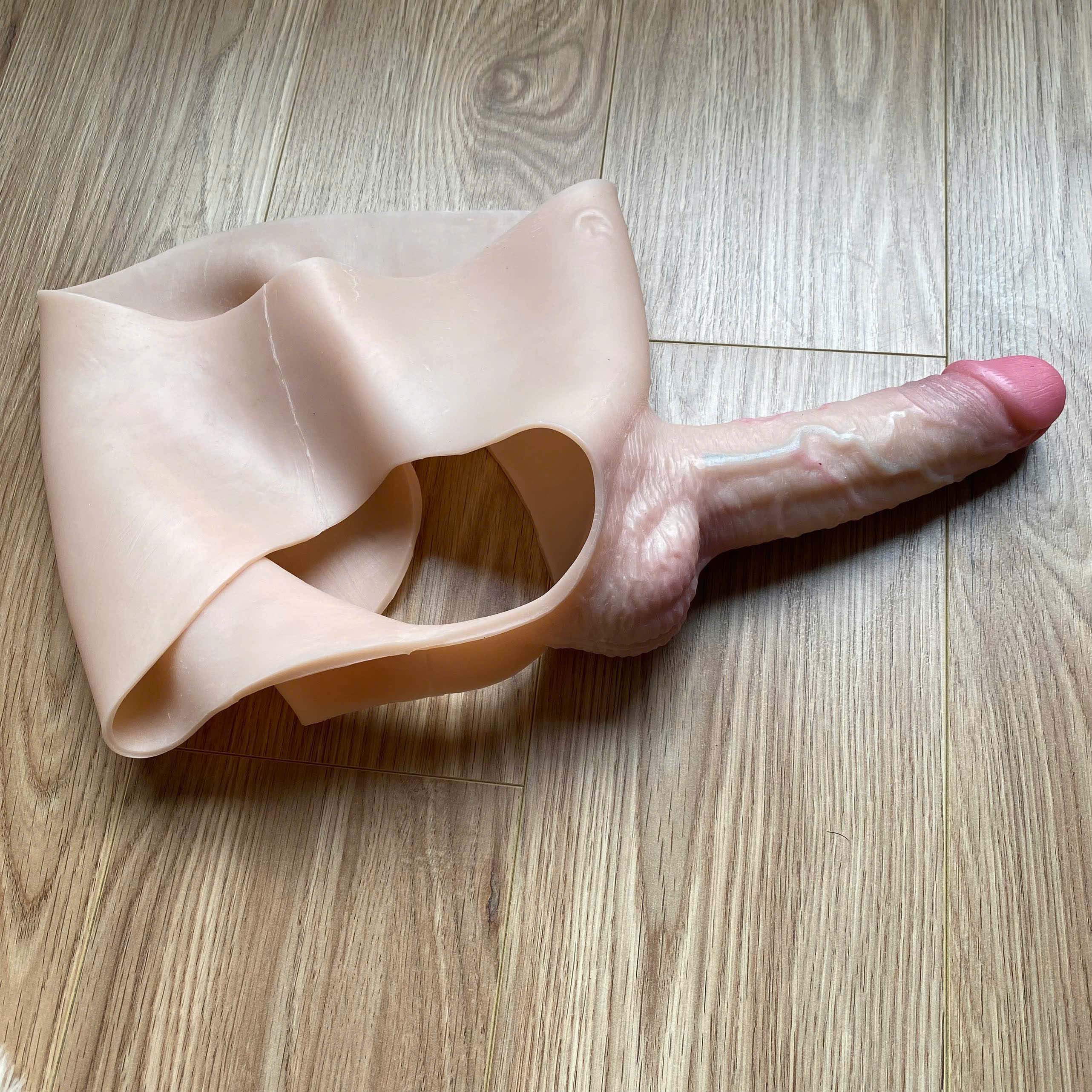 Quần giả dương vật silicon đeo người – Đồ chơi BDSM chân thực cho người chuyển giới, cosplay hoặc roleplay