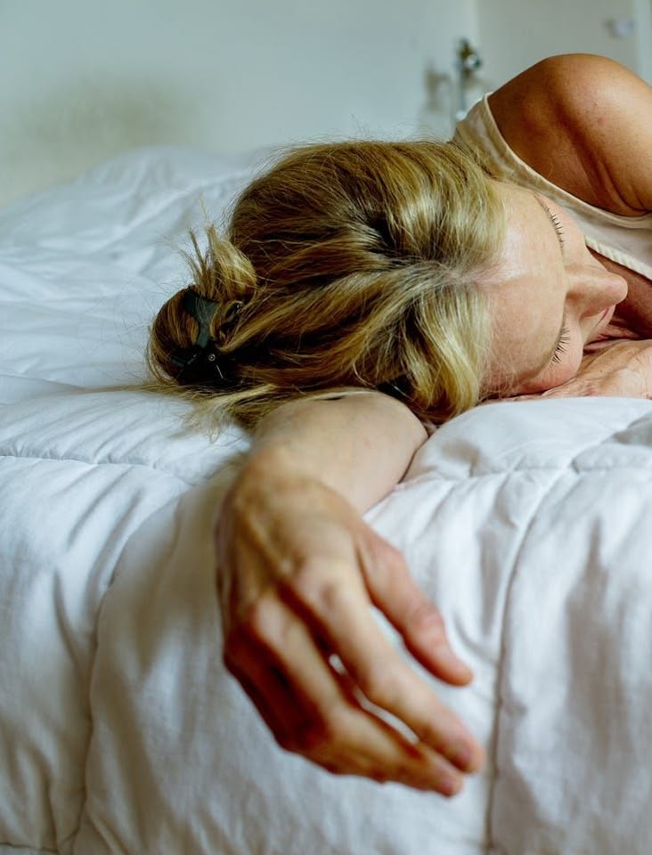 Tại Sao Phụ Nữ Giảm Ham Muốn? Có Phải Do Cánh Đàn Ông "Bất Lực"?