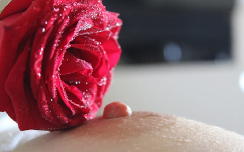 Cách kích thích nhũ hoa khiến bản thân phê đến tận óc – Bí quyết đạt khoái cảm mạnh mẽ