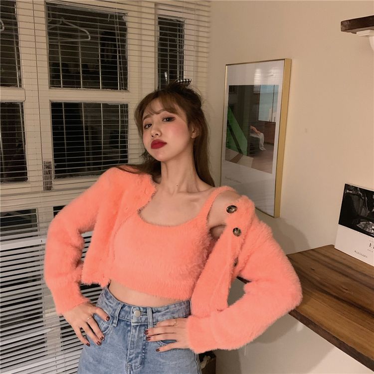 Áo Croptop kèm áo khoác len