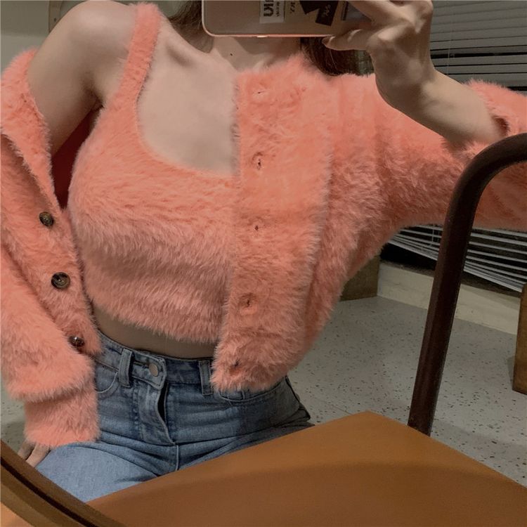 Áo Croptop kèm áo khoác len