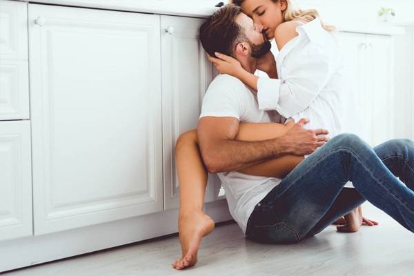 Nước Hoa Kích Dục Interest Hồng - Bí Quyết Thăng Hoa Khoái Cảm Cho Cả Nam Và Nữ Tại Nữ Hoàng Khoái Cảm