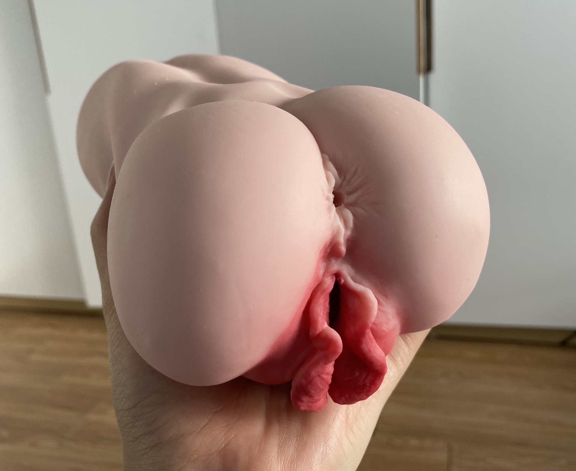 Trải Nghiệm Cảm Giác Mạnh Mẽ Với Âm Đạo Giả Cỡ Lớn Phong Cách Máy Bay Bà Già