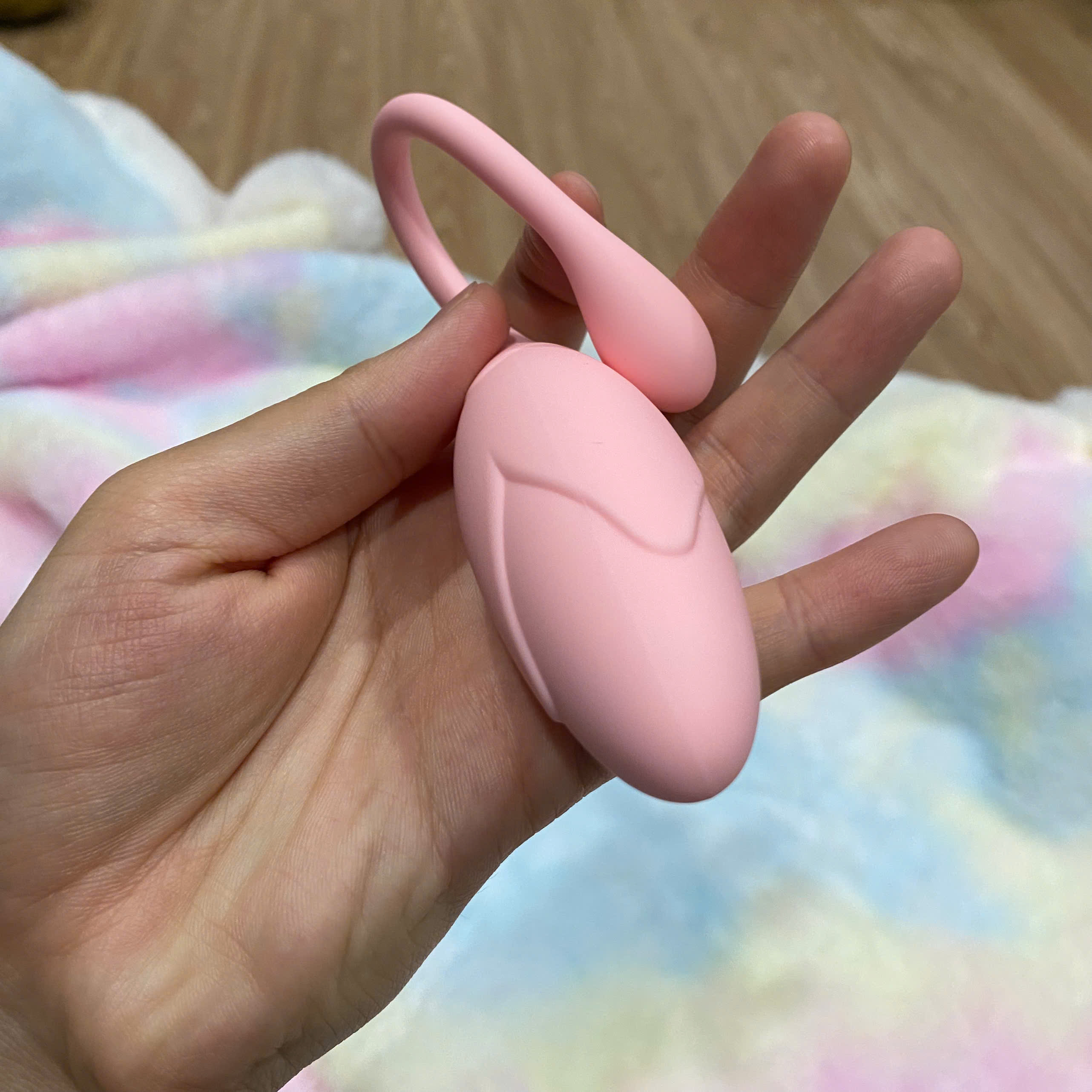 Trứng rung cá heo điều khiển từ xa dùng app Lilo