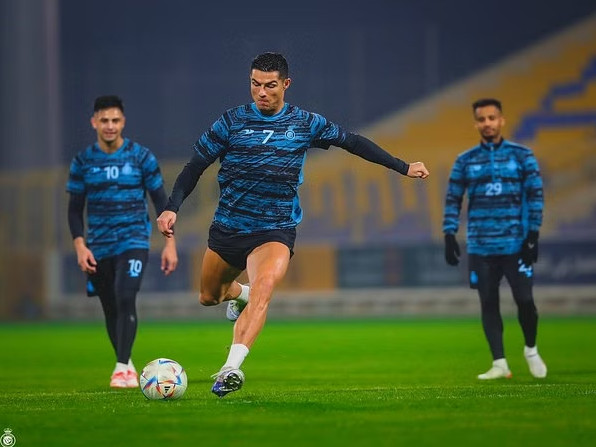 áo ronaldo cr7 al nassr sân khách màu xanh