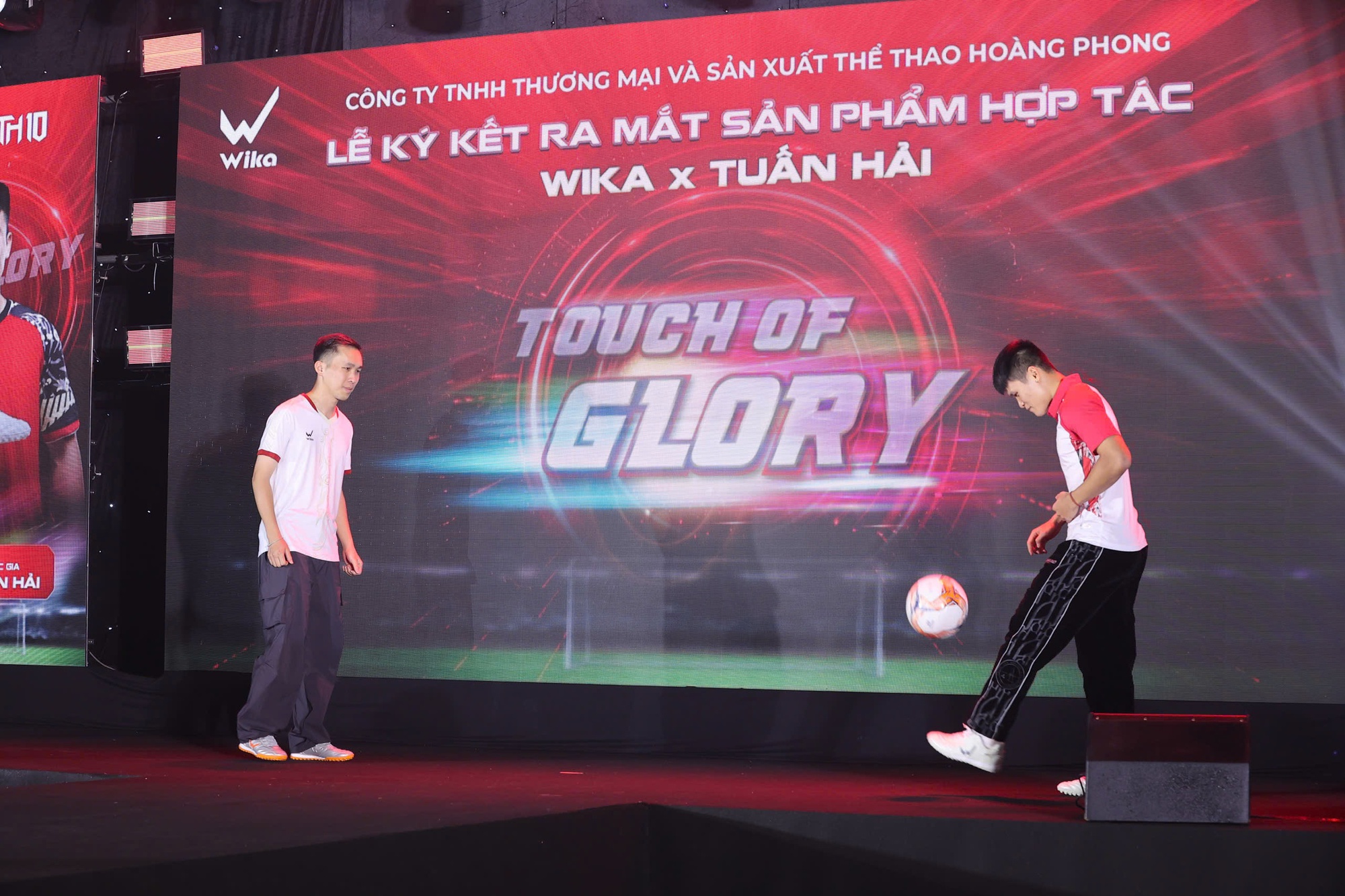 giày đá bóng wika th10 tuấn hải