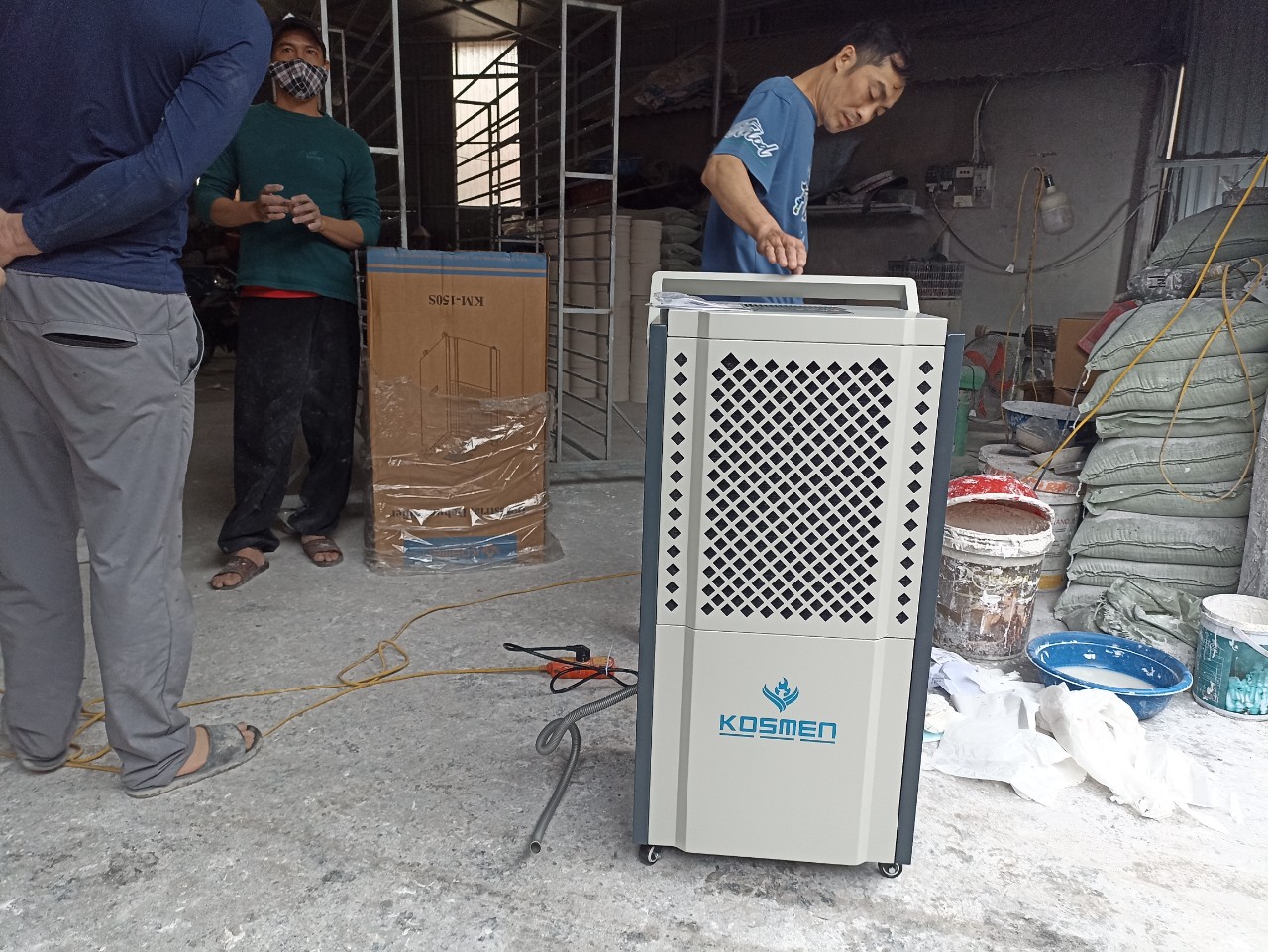 Máy hút ẩm Kosmen KM-150S độ bền cao, tiết kiệm điện năng