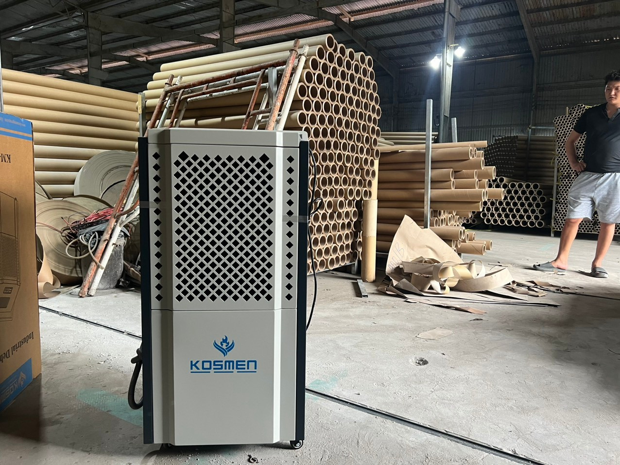 Máy hút ẩm công nghiệp Kosmen KM-150S giải pháp kiểm soát ẩm toàn diện kho hàng hóa