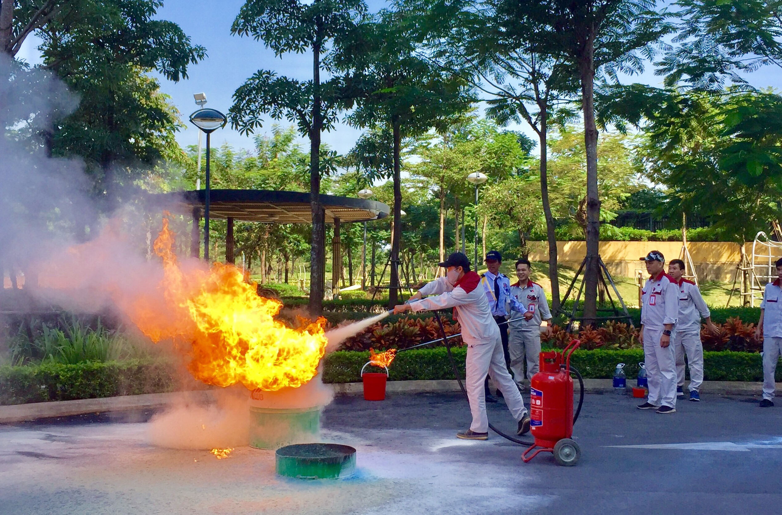 Quy định mới về PCCC đối với khu chung cư, công trình công cộng, trụ sở làm việc