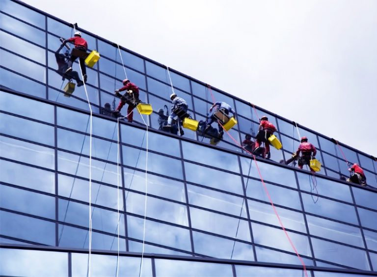 Quản lý tòa nhà: Chi phí dọn dẹp vệ sinh tăng ra sao trong dịch Covid-19?