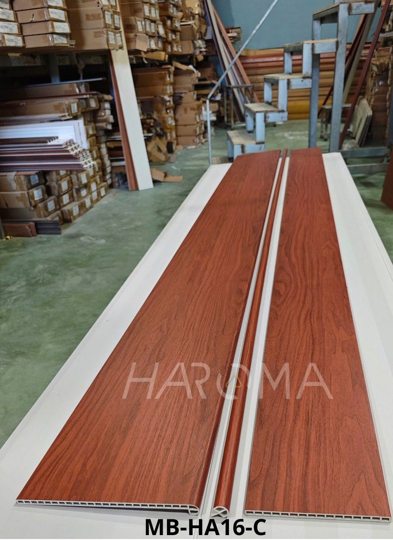 Giá Mặt Bậc Cầu Thang Nhựa Giả Gỗ Tại Hà Nội – Giá Mới Nhất 2025