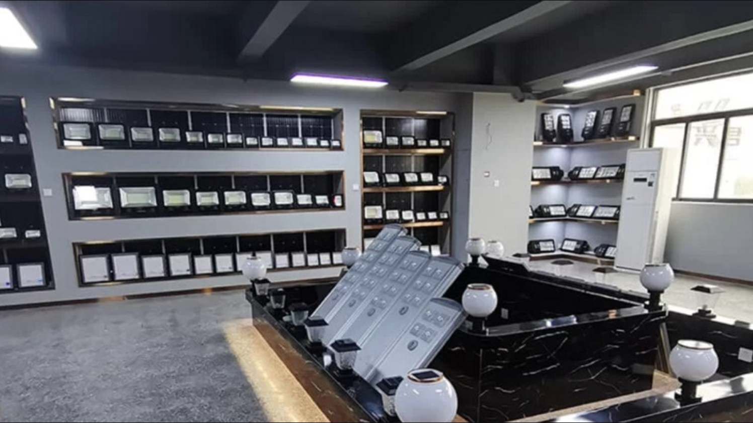 section_store_bg