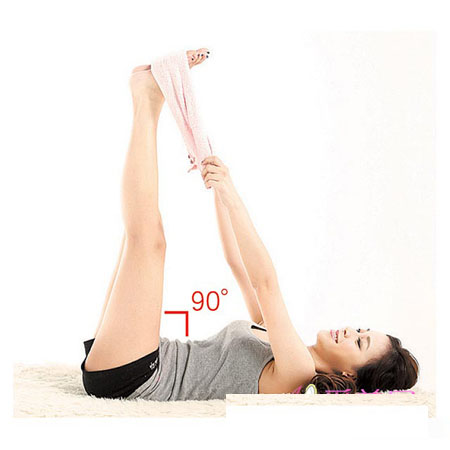 Kéo căng chân tạo với bụng góc 90 độ