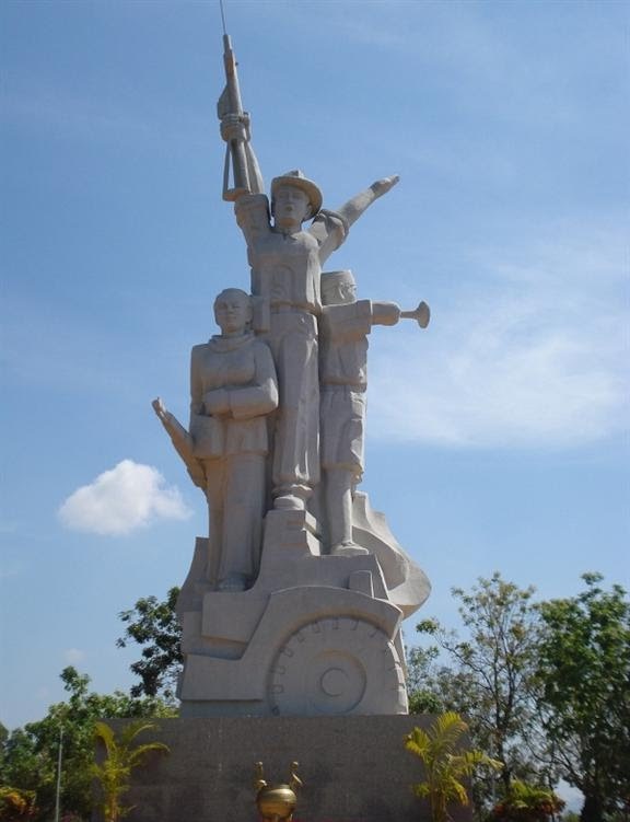 y-nghia-lich-su-cua-tuong-dai-chien-thang-bang-da-dep