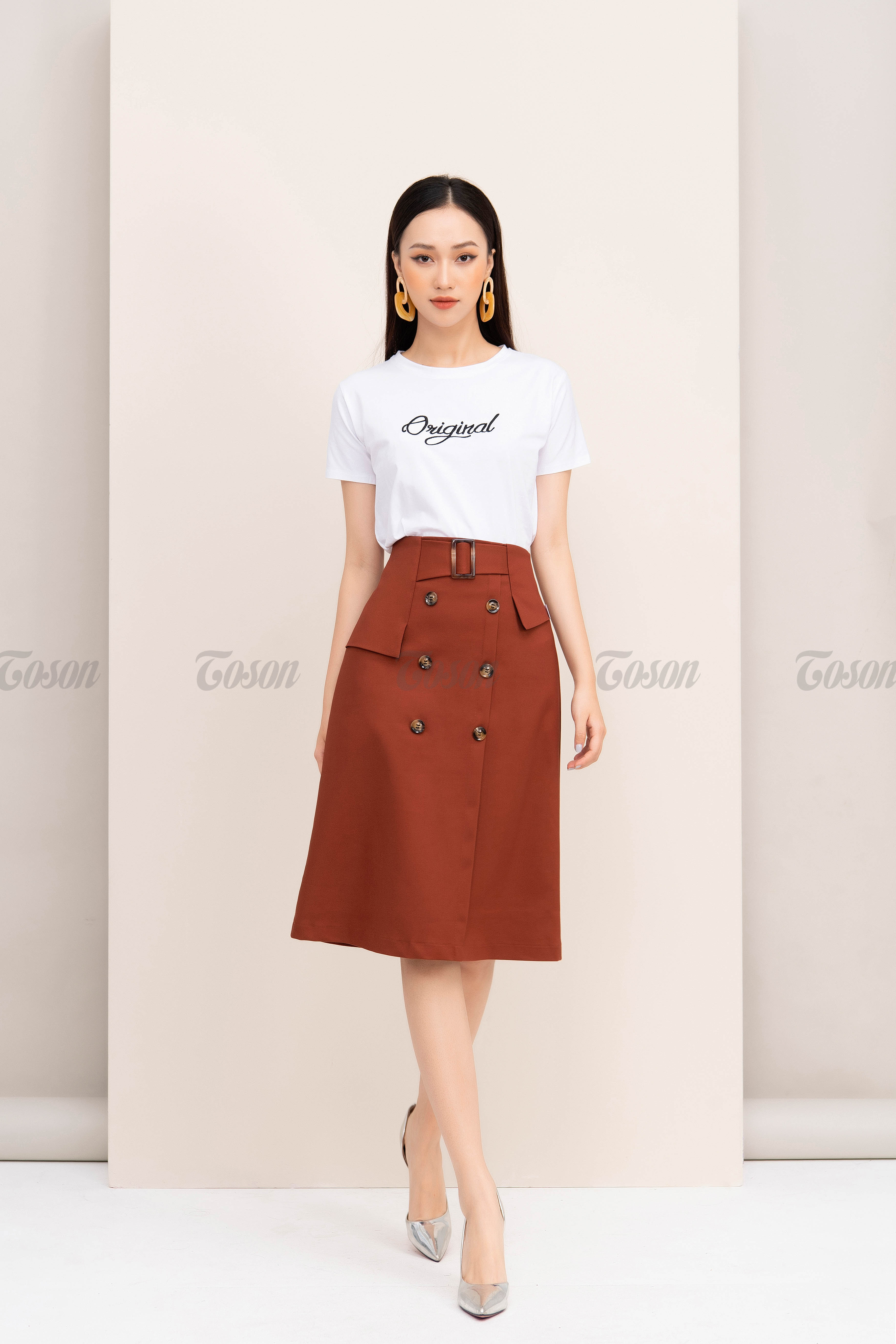 DIỆN CHÂN VÁY TỰ TIN “SAY BYE” CHÂN CỘT ĐÌNH