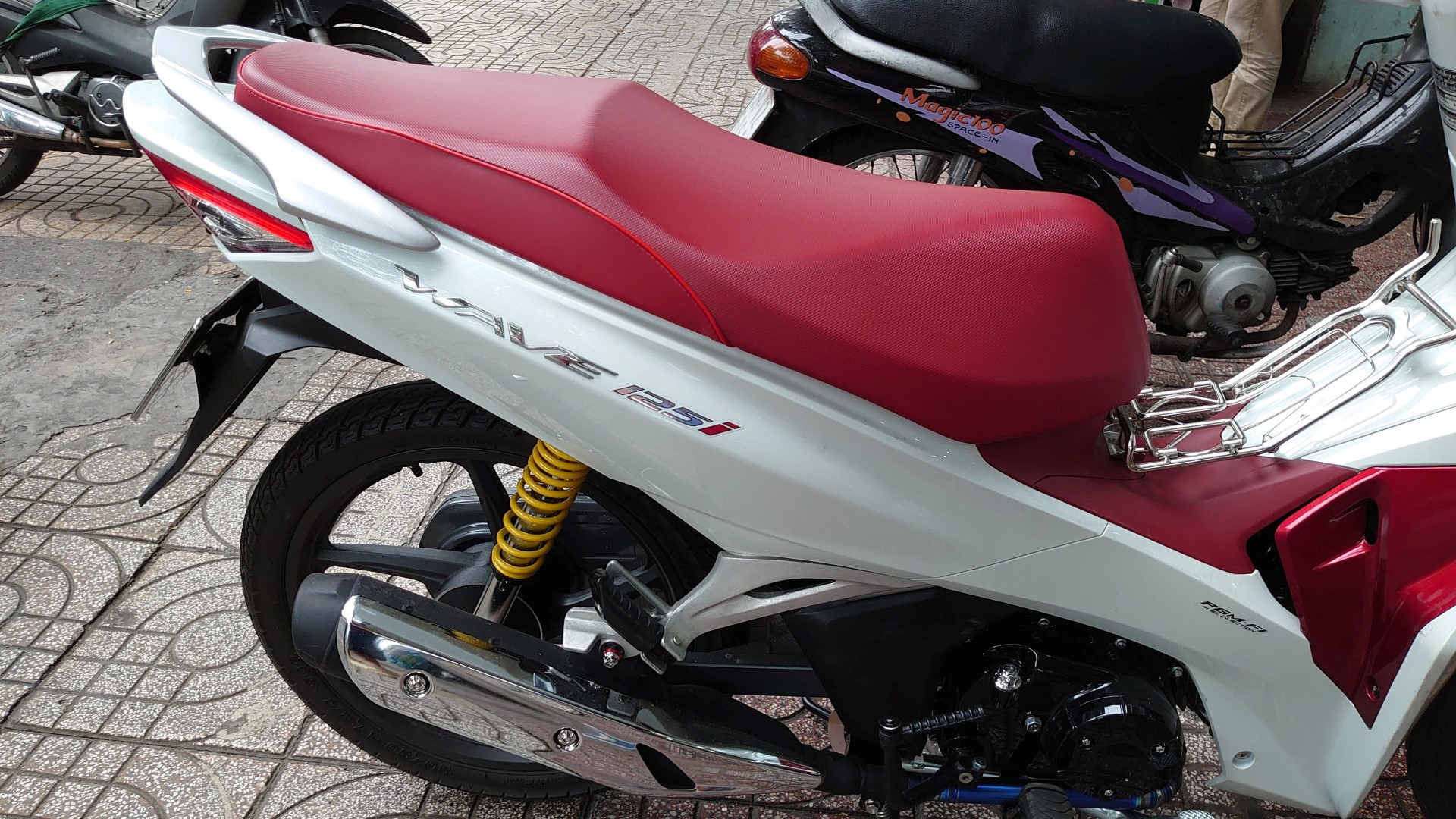 Honda Wave 125i mới Made in Thailand về Việt Nam giá từ 735 triệu đồng