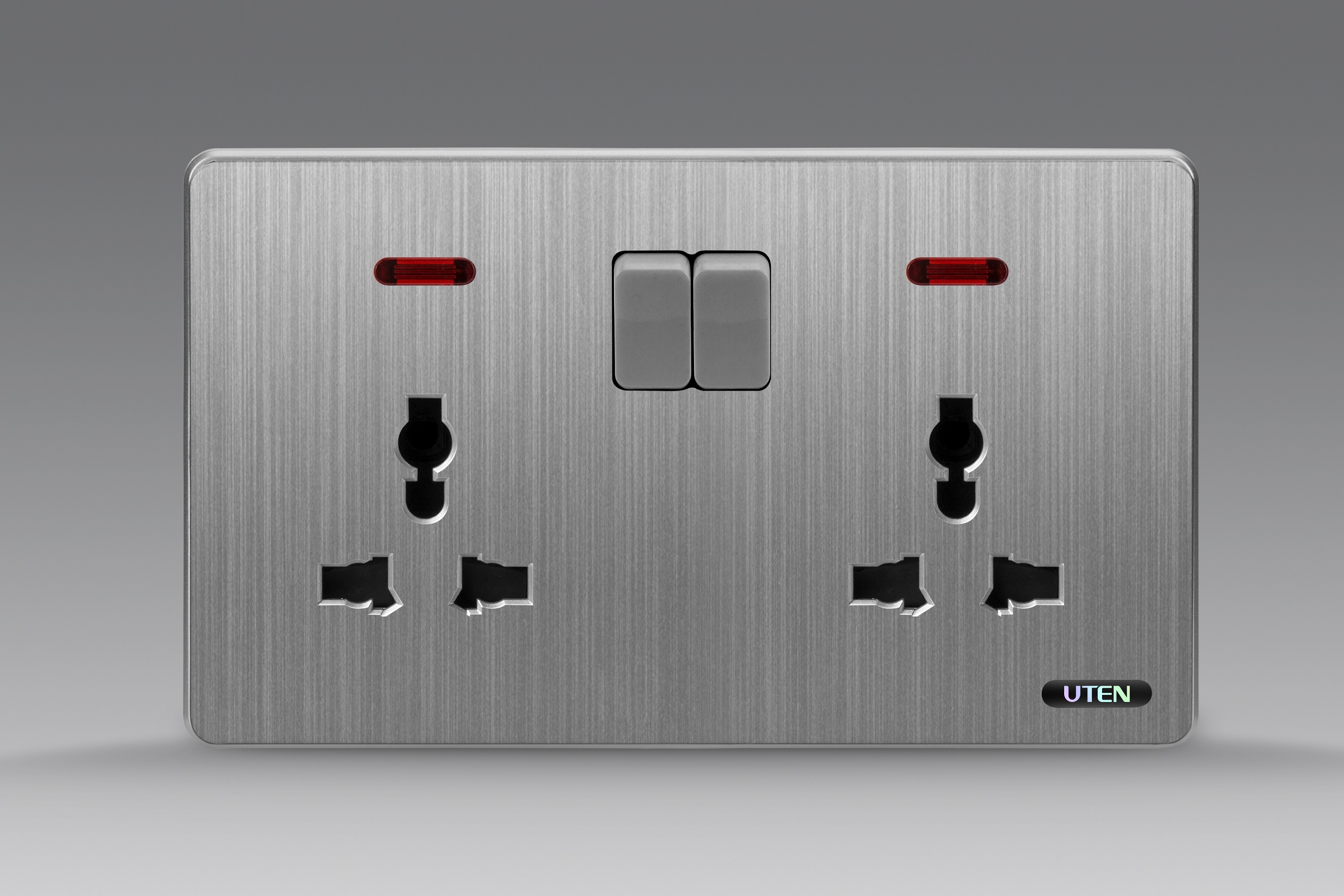 Bộ ổ cắm đôi 3 chấu và công tắc