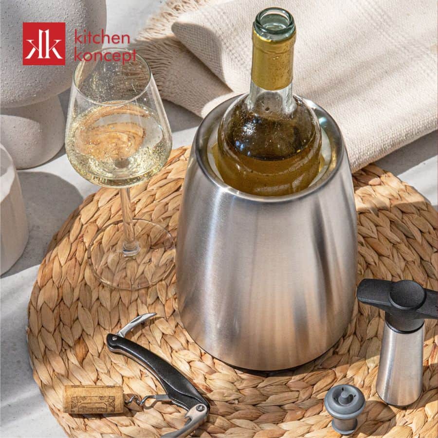 Bình giữ lạnh rượu là món đồ không thể thiếu với những ai thích uống rượu