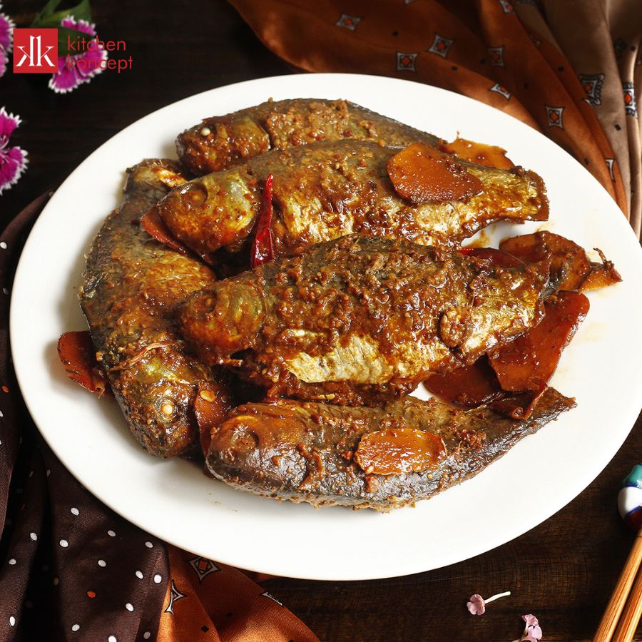 Kho cá diếc nước tương