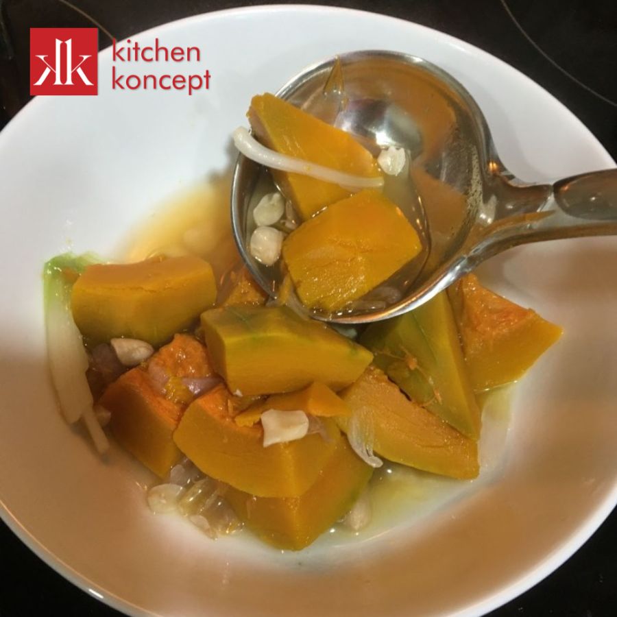 Cách nấu canh bí đỏ đậu phộng