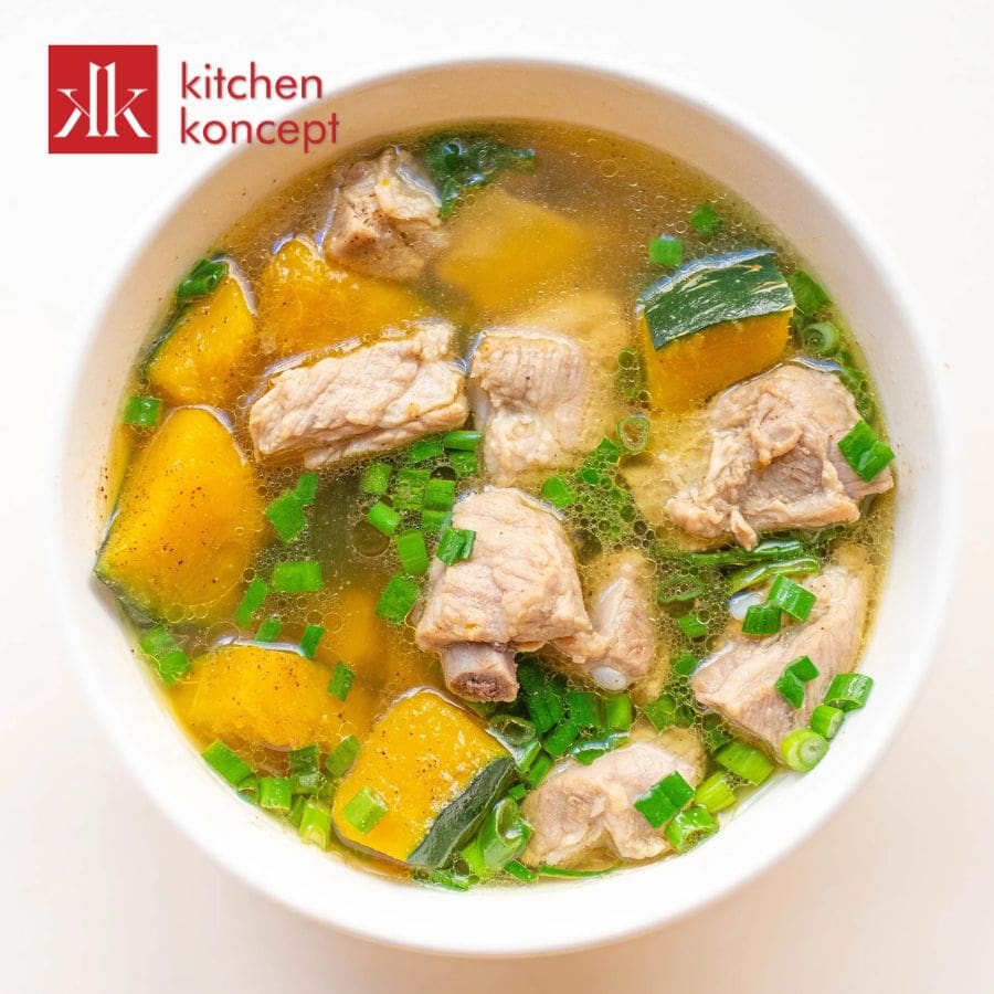 Cách nấu canh bí đỏ với xương