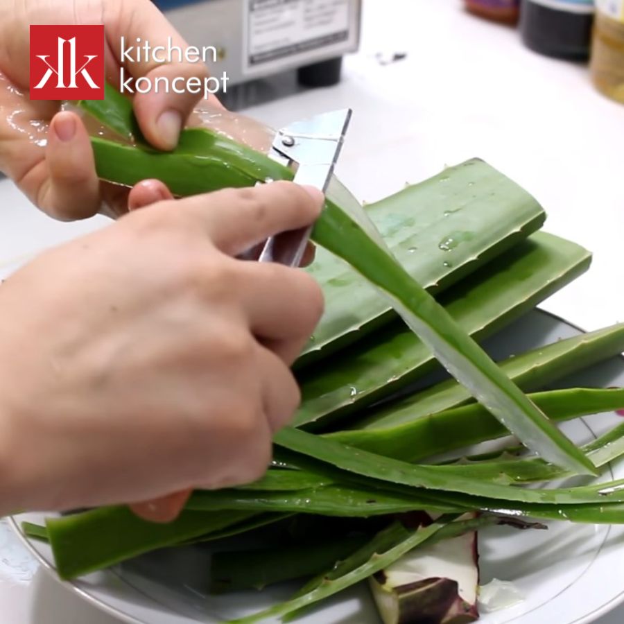Cần cẩn thận khi sơ chế nha đam để tránh mang lại vị đắng cho món ăn