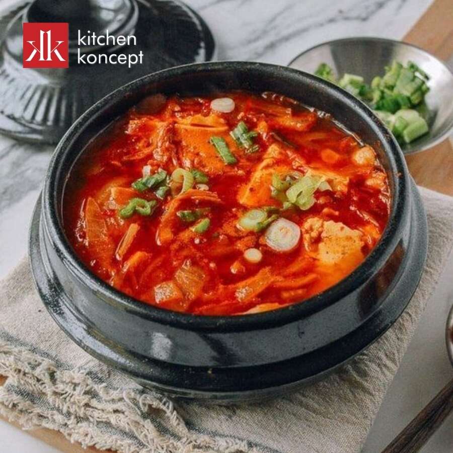 Canh kim chi thịt lợn thơm ngon