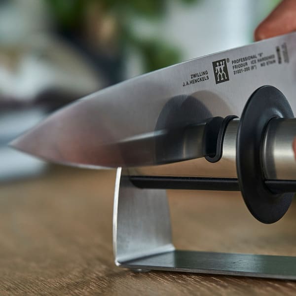 ZWILLING COMBO Dao Santoku Và Mài Dao 2 Lưỡi