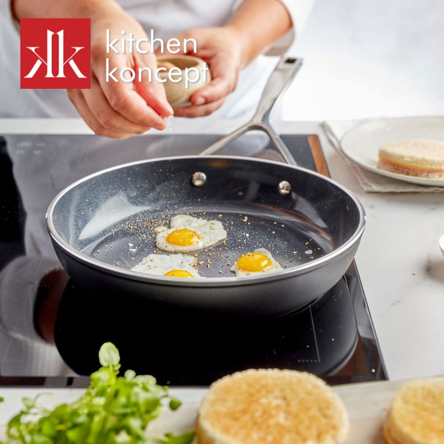 Chảo nhôm chống dính nhẹ và dễ sử dụng
