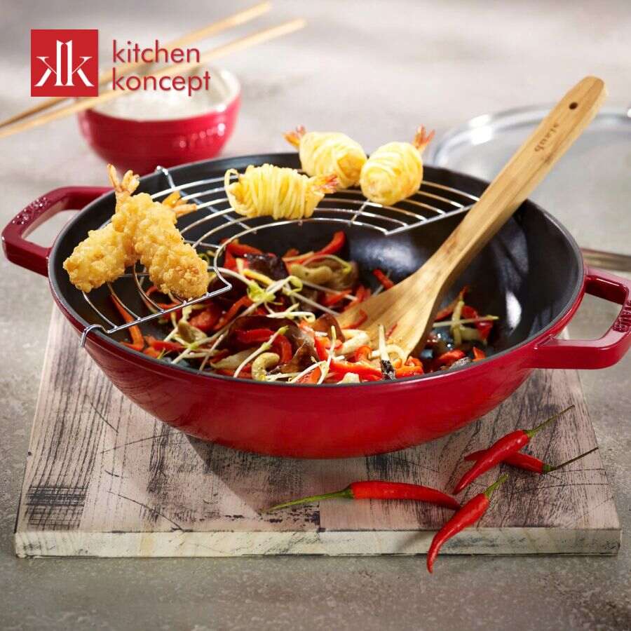 Chảo Wok STAUB màu đỏ cherry 29cm chính hãng