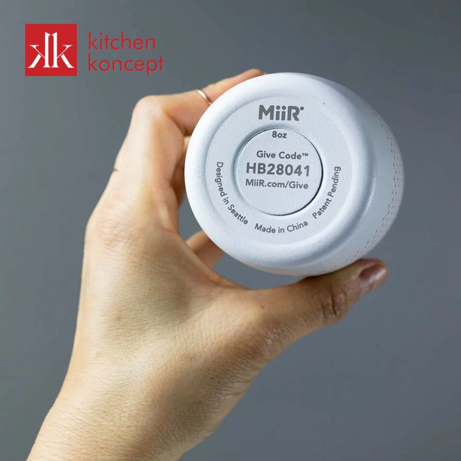 Hình ảnh mã “Give Code™” trên sản phẩm MiiR