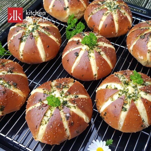 Kinh nghiệm làm bánh mì bơ tỏi phô mai thành công