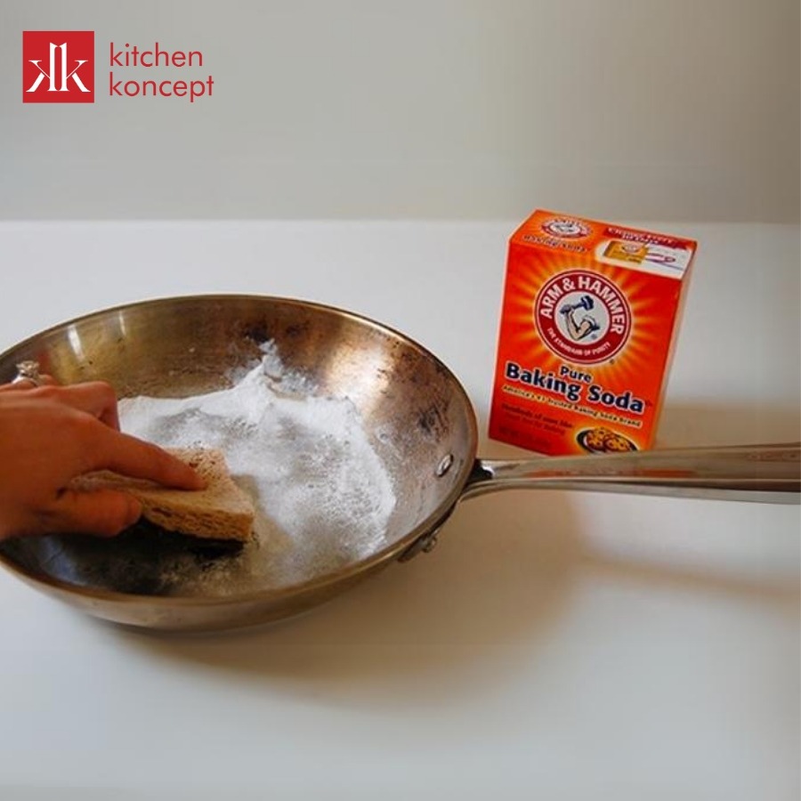 Vệ sinh chảo inox bằng baking soda