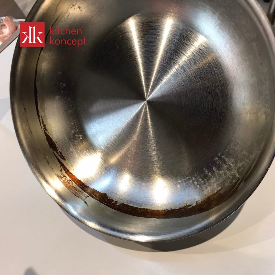 chảo inox dễ bị ố vàng sau thời gian sử dụng