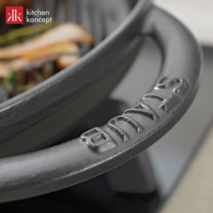 chảo gang nướng STAUB màu đen